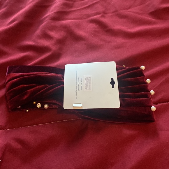 Burgundy bedazzled head band! - Picture 2 of 4